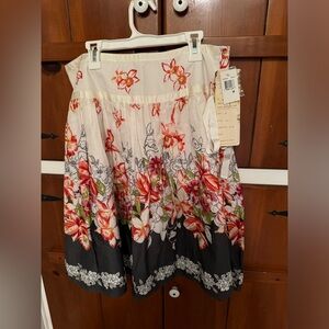 Lapis Girl Flowered Skirt.